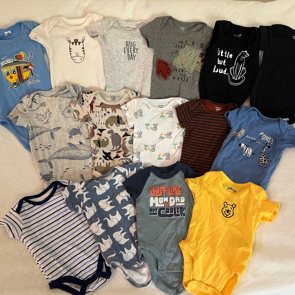 Bundle of 15 boys 0-3 month onesies